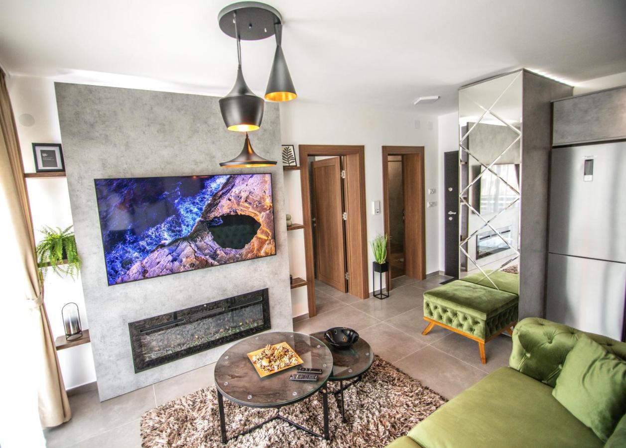Royal Luxury Apartment Vrsac Bagian luar foto