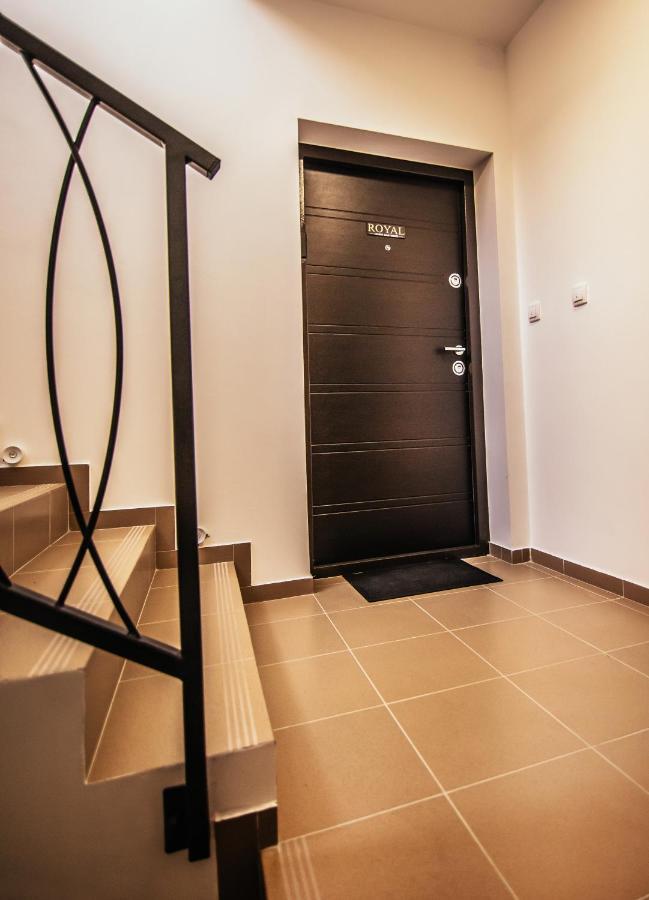 Royal Luxury Apartment Vrsac Bagian luar foto